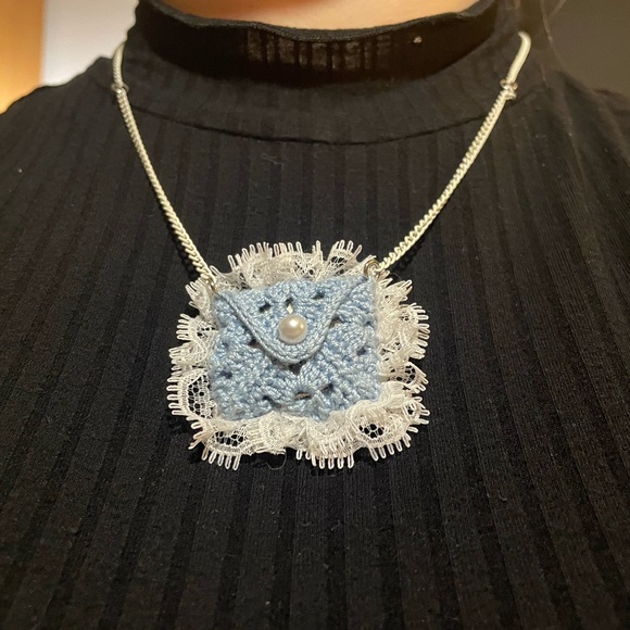 🌨️The Queen Frostine “Just in Case” Necklace🌨️ - Picture 9 of 9